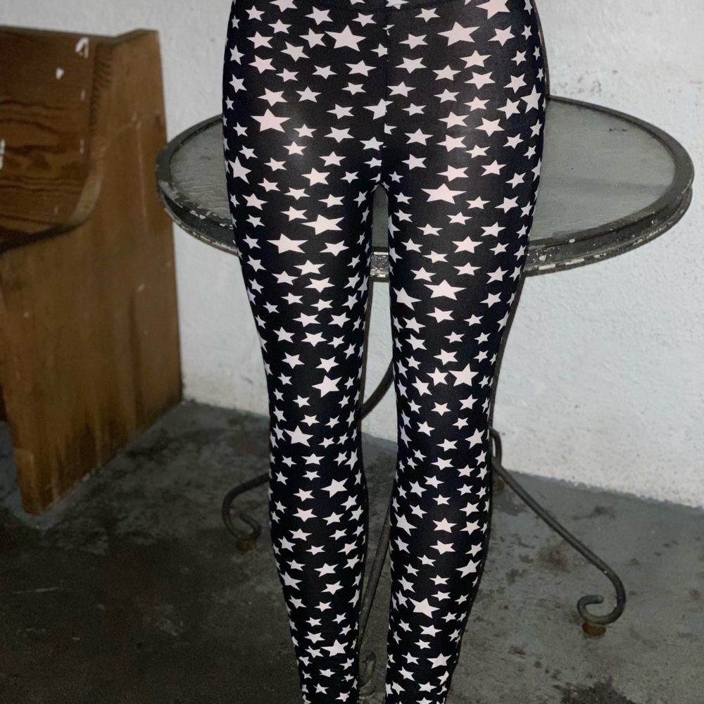TRUR ROCK WOMEN AND GIRLS FASHION LEGGINGS STAR PATTERN. JUNIOR SIZE AND FIT.